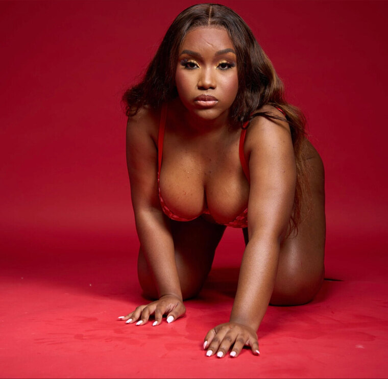 Tina Lí cover image