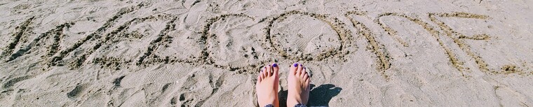Tina's painted toes banner image