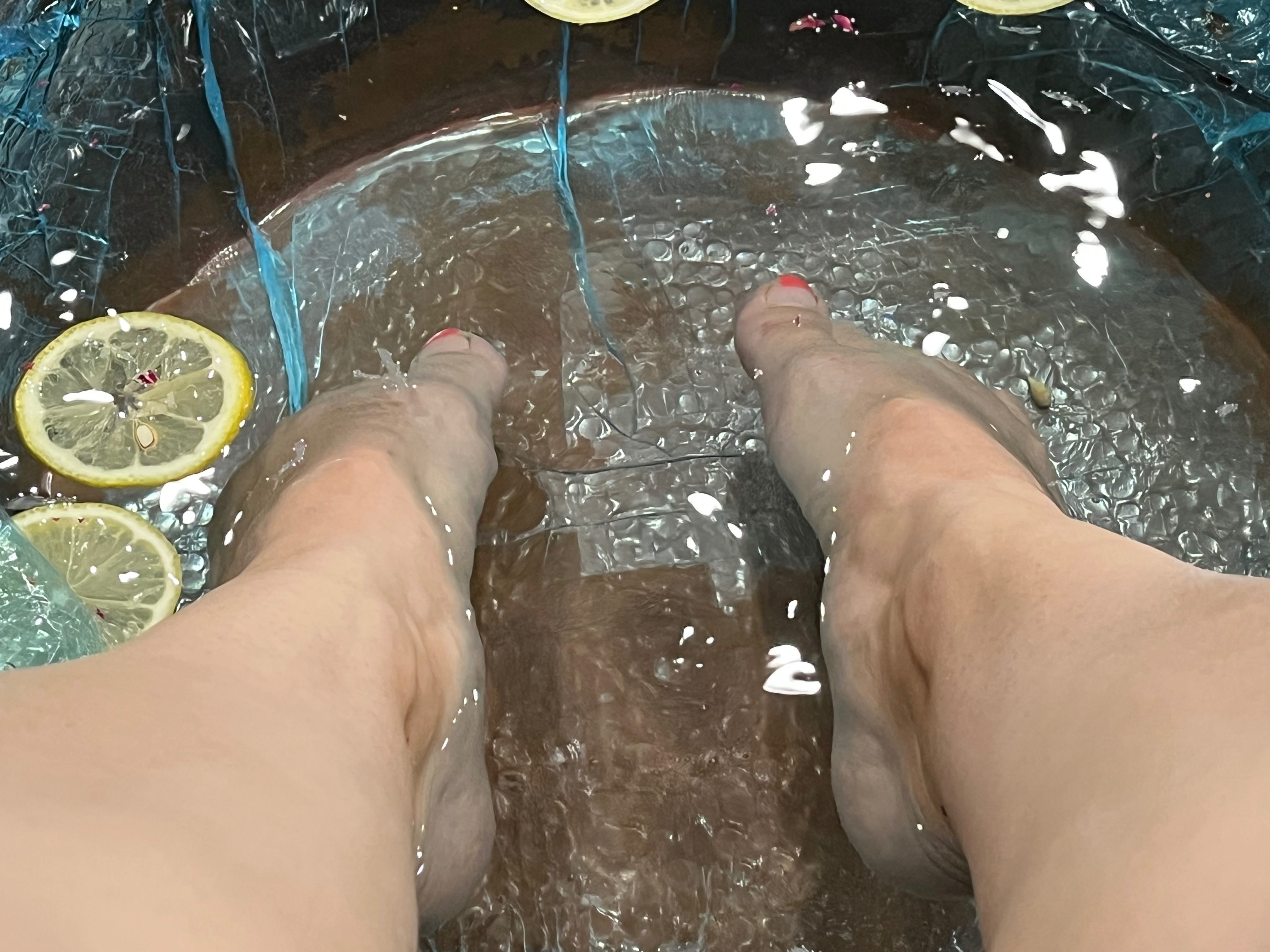 TinyAdultFeet banner image