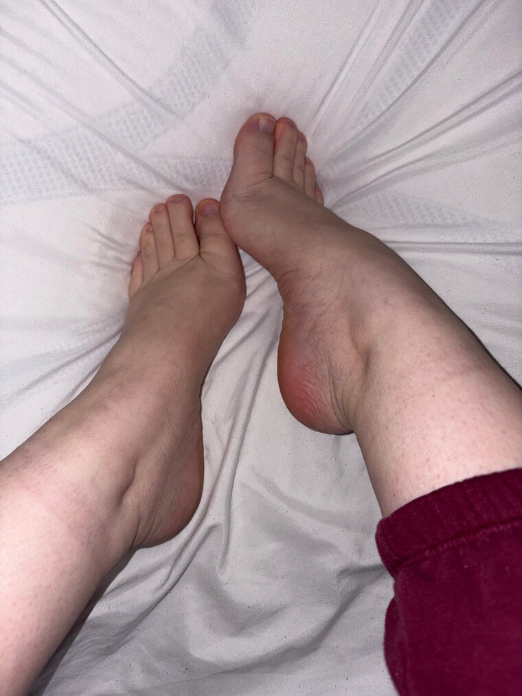 Tiny Dancer Feet banner image