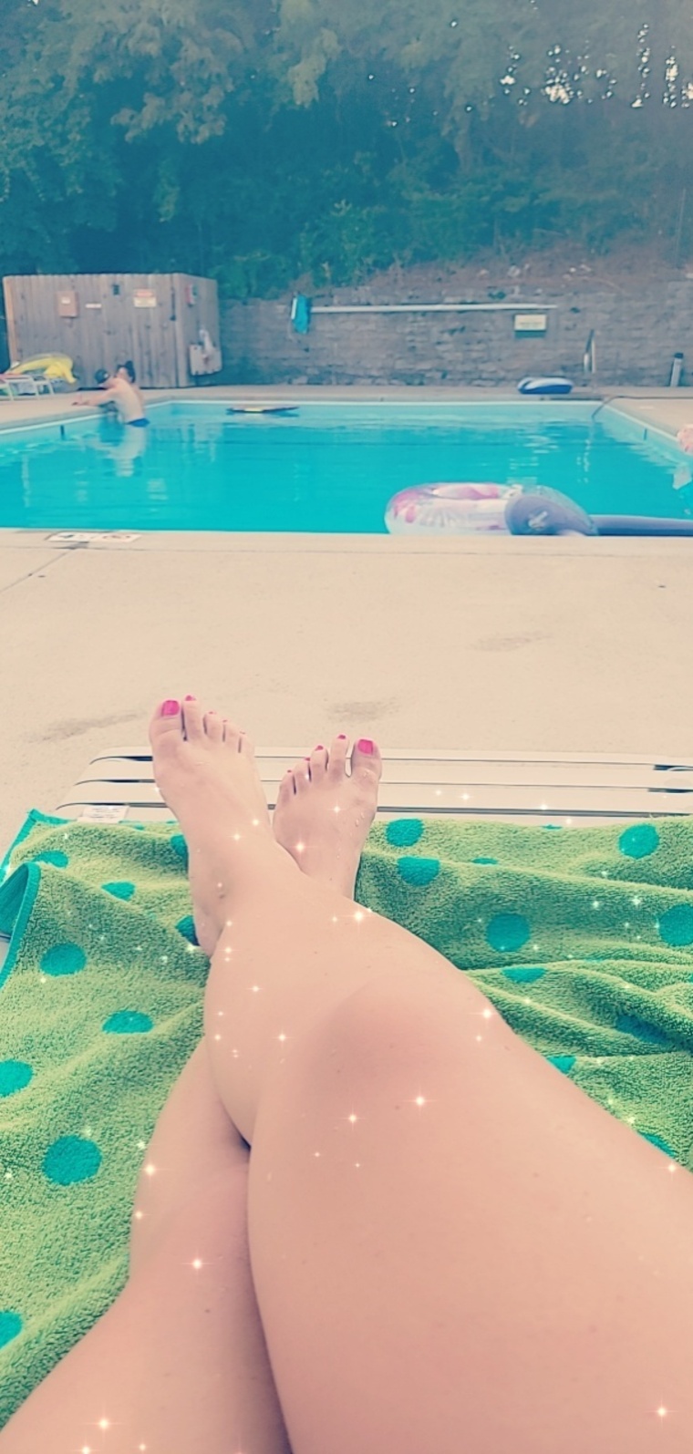 Tiny feet 😍 cover image