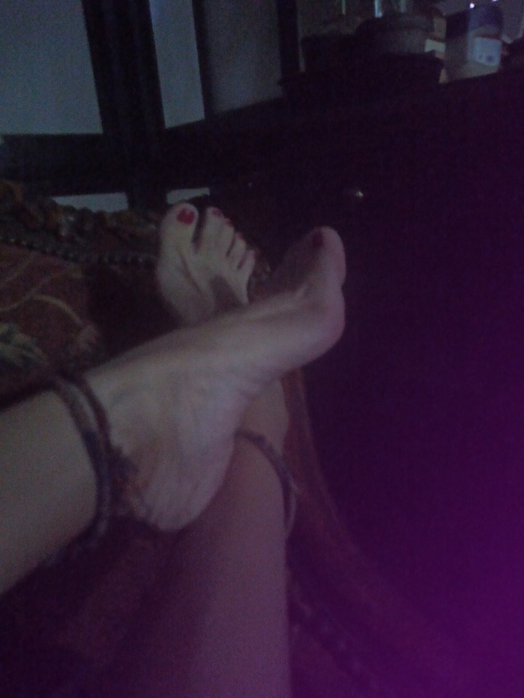 Tiny latina feet cover image