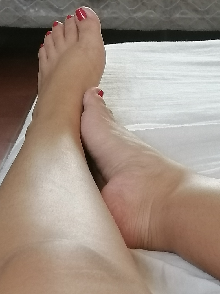 Tiny feet princess cover image