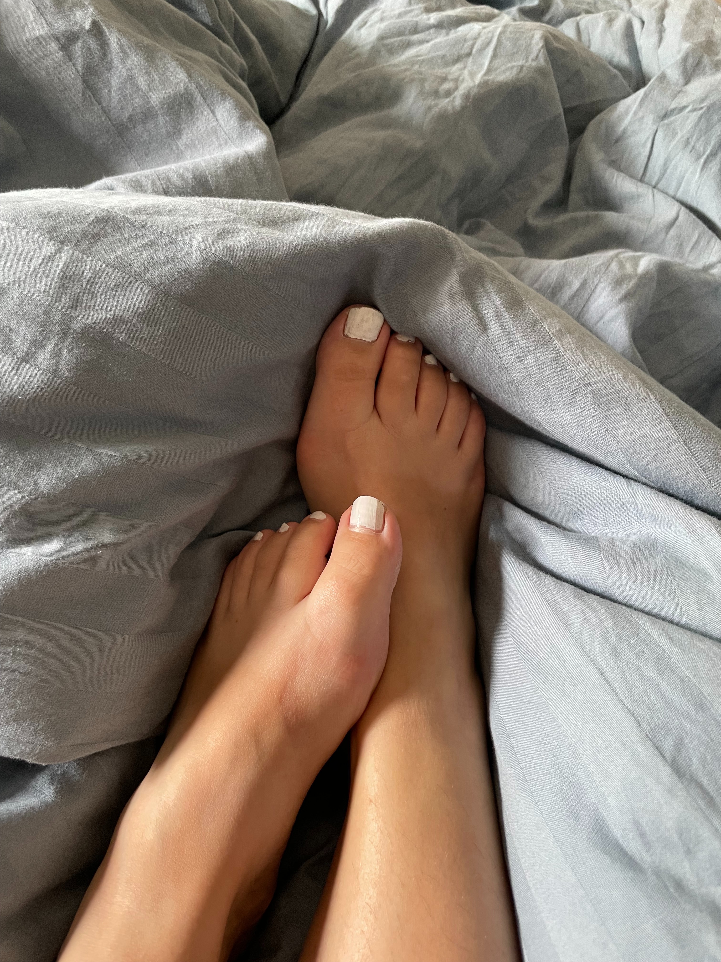 Sexy tiny feet! banner image