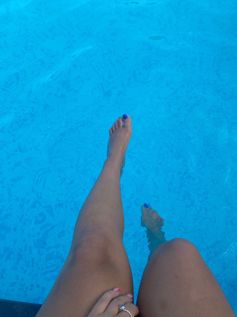 Tiny little toes cover image