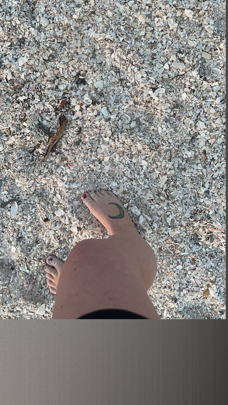 Tinytoesandtits cover image