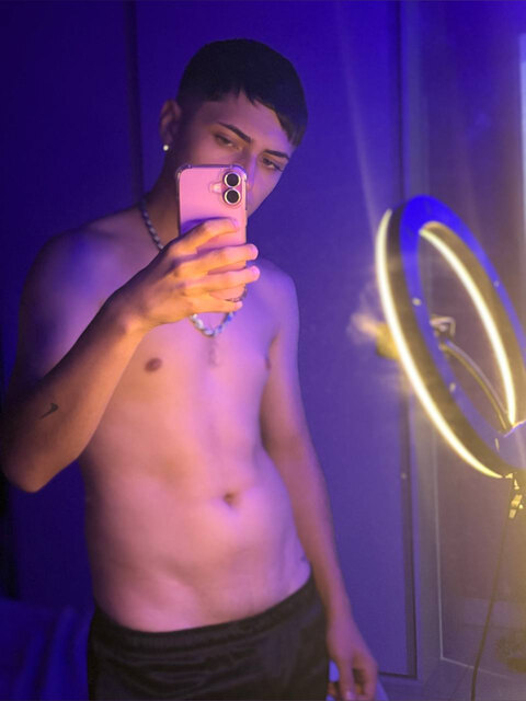 𝙰𝚖𝚊𝚛𝚎𝚕𝚕𝚘🍌 cover image