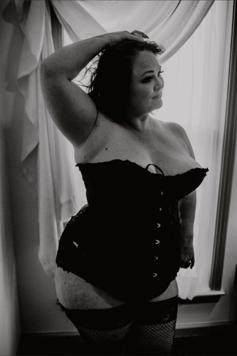 Dadbod&Trophywife90 cover image