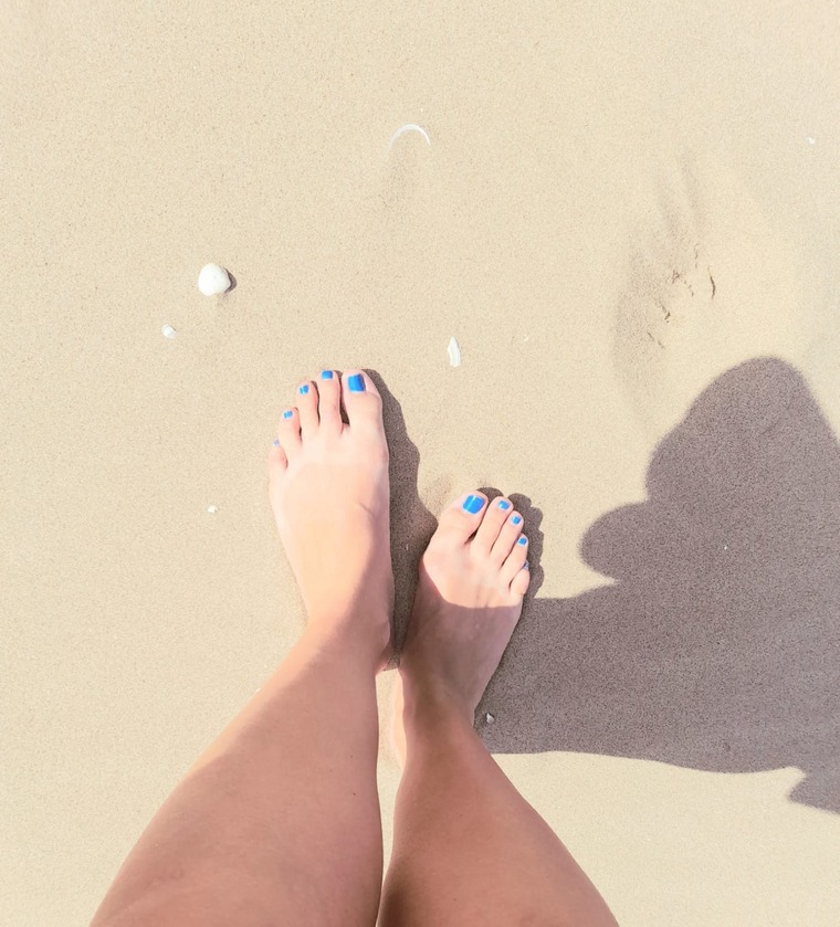 Toe-tally Tempting Feet👠💦👣 cover image