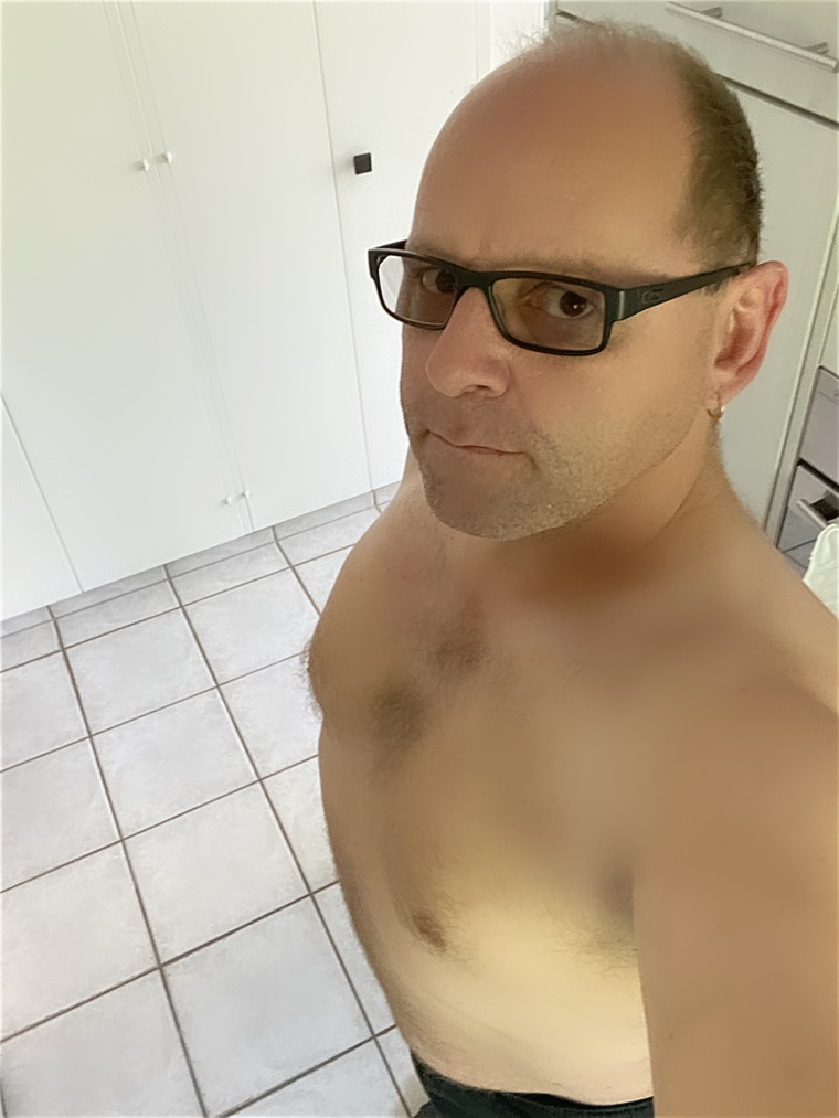 TomWie banner image