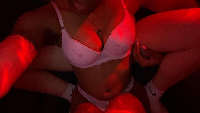 Toni😈 cover image