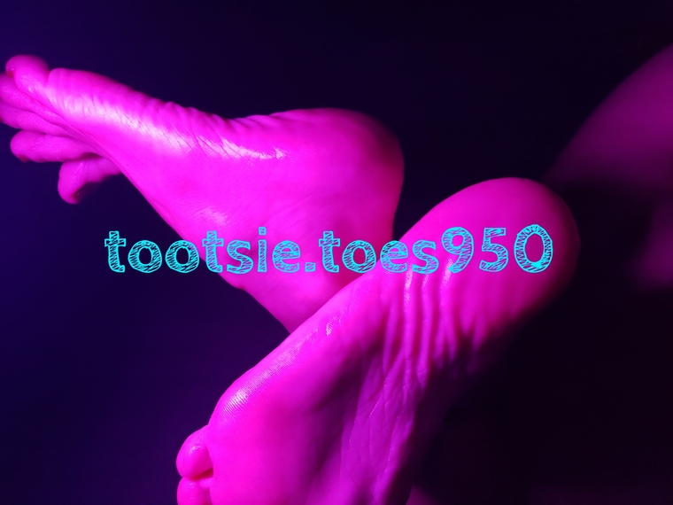 Tootsie.toes950 banner image