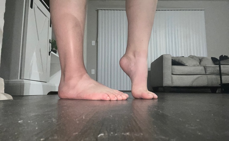 tootsies toes x banner image