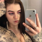 Emma👑 avatar