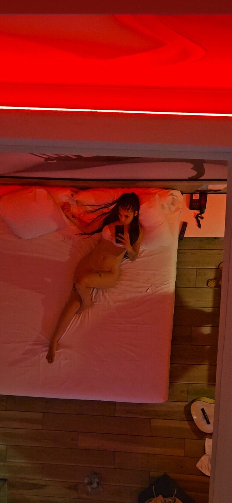 𝒞𝓇𝒾𝓈𝓉𝒾𝓃𝒶 cover image