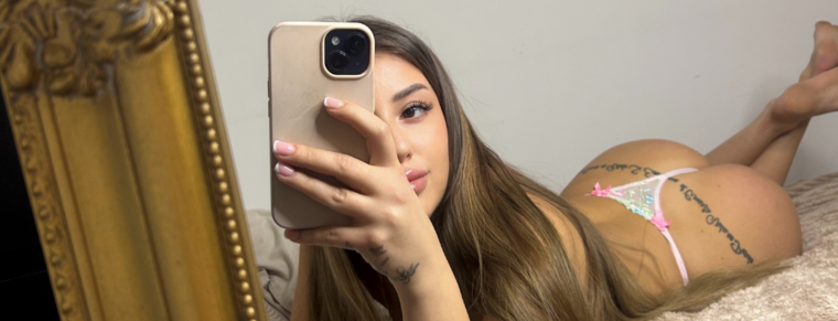 Karolínka 🍭 cover image