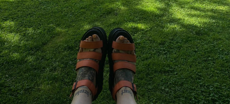 Two Feet Under ๐ฅ banner image