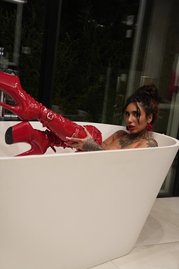 Tyra Ride your favorite Latina 🍒 banner image