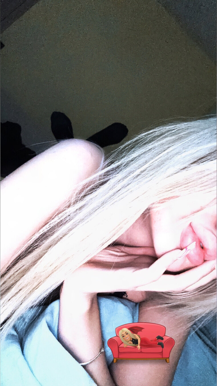 𝓥𝓮𝓻𝓸𝓷𝓲𝓴𝓪💕 cover image