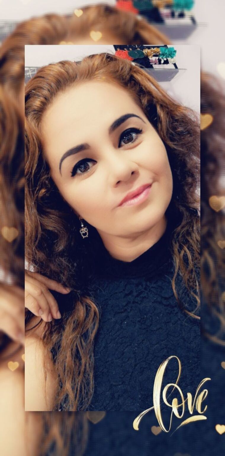 Andrea León banner image