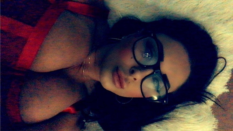 Lola GG boobs banner image