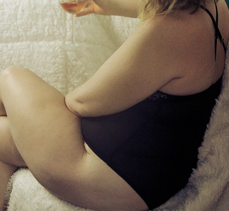 Thickthighsprettygreeneyes cover image