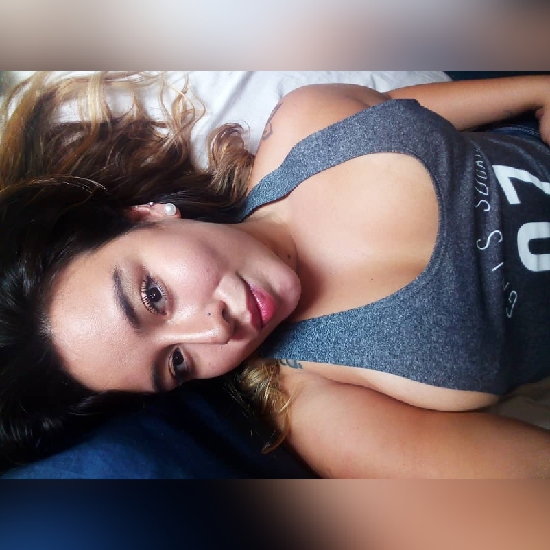 Uri_Whitegloss banner image
