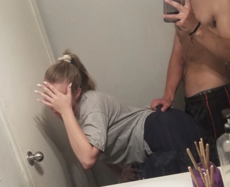 COLLEGE HOTTIES banner image