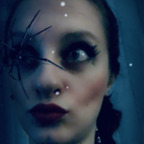 Holly Heart avatar