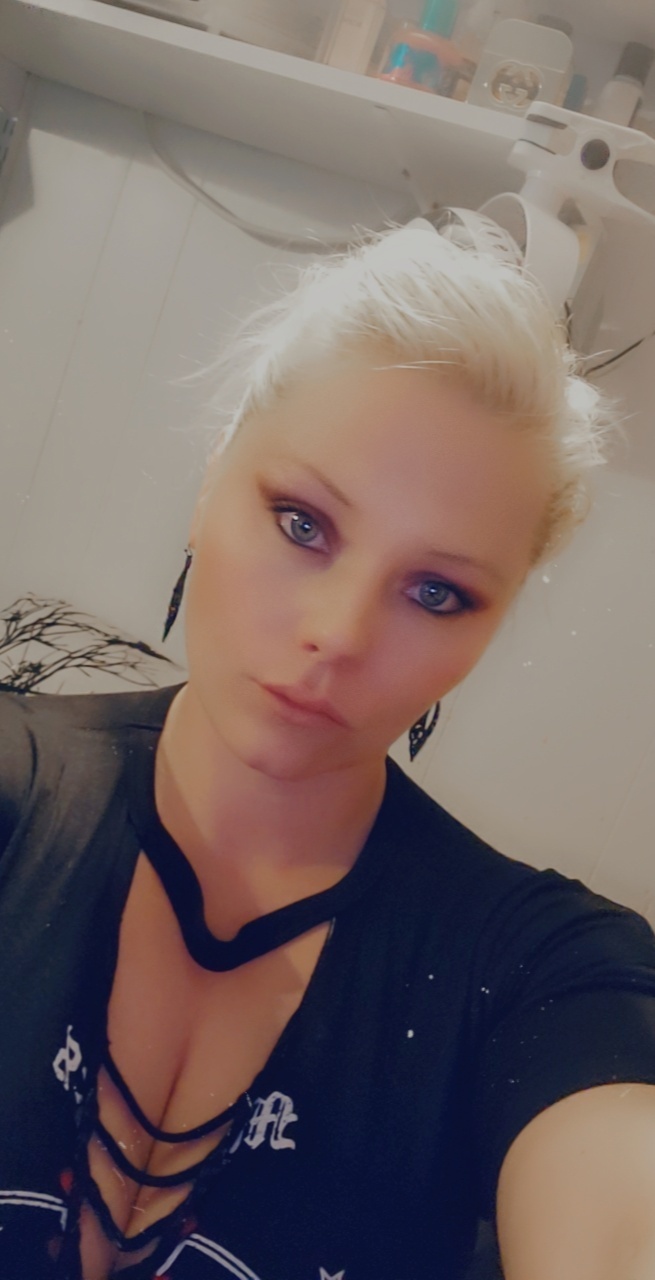 Blonde mamma banner image