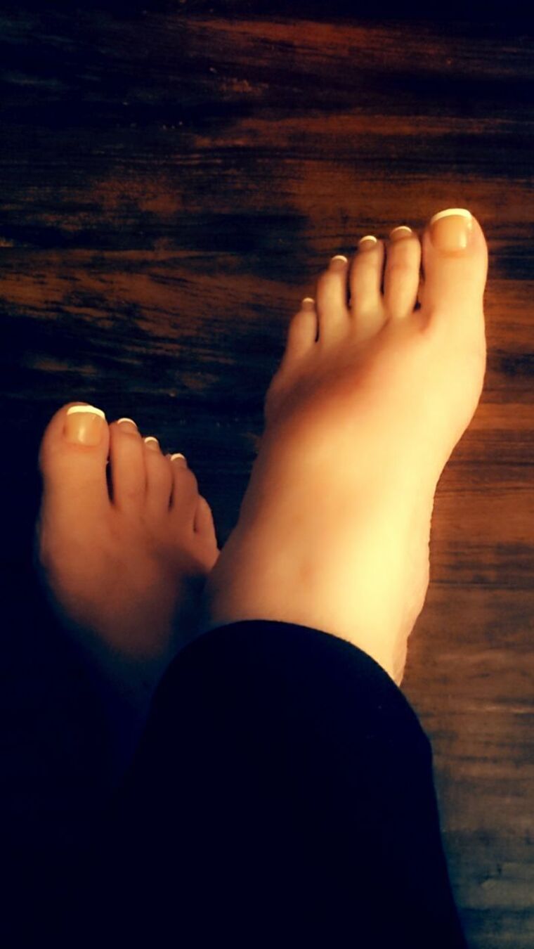Treattoseemyfeet banner image