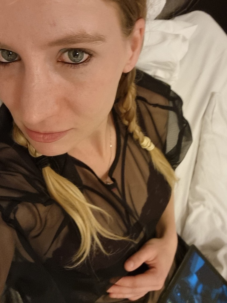 Funtimeblonde69 banner image