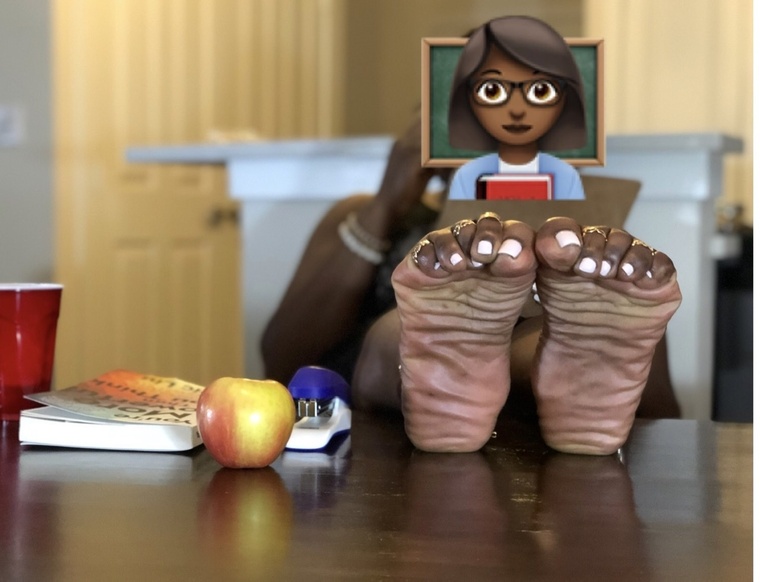 Chocolatepiggies77 cover image