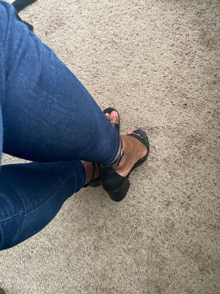 Big Feet CeeCee 🫦 cover image
