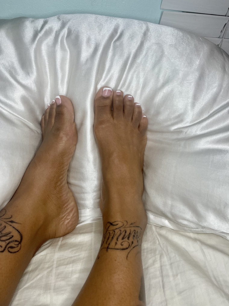 Ms.Footsyyy banner image