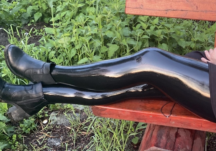 german.latex.girl♥ cover image