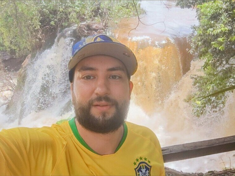 Lucas Moraes cover image
