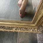 Pink toes on Eva avatar
