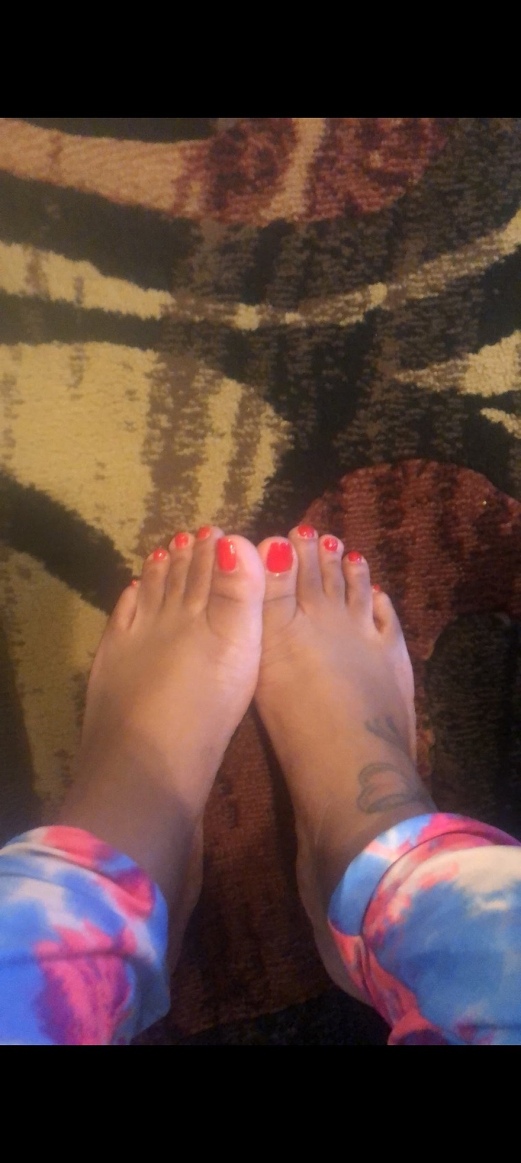 Pretty feet cover image