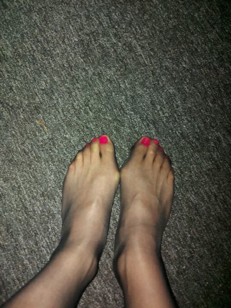 SissywearsNylons cover image
