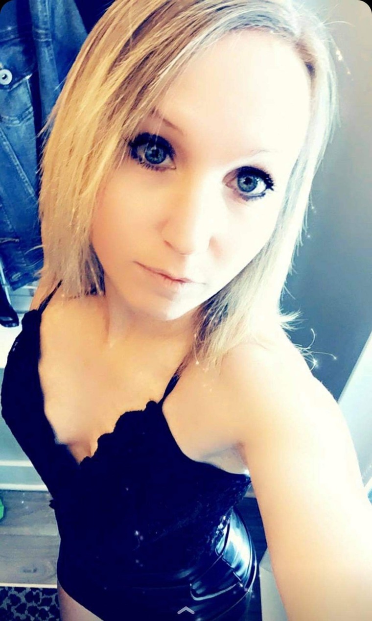Blond_ie banner image