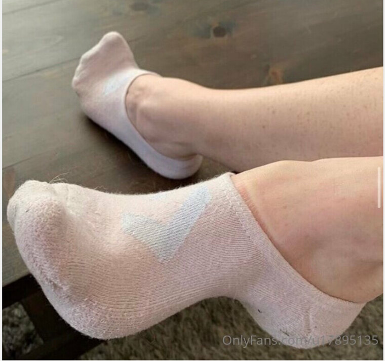 hwfeet cover image