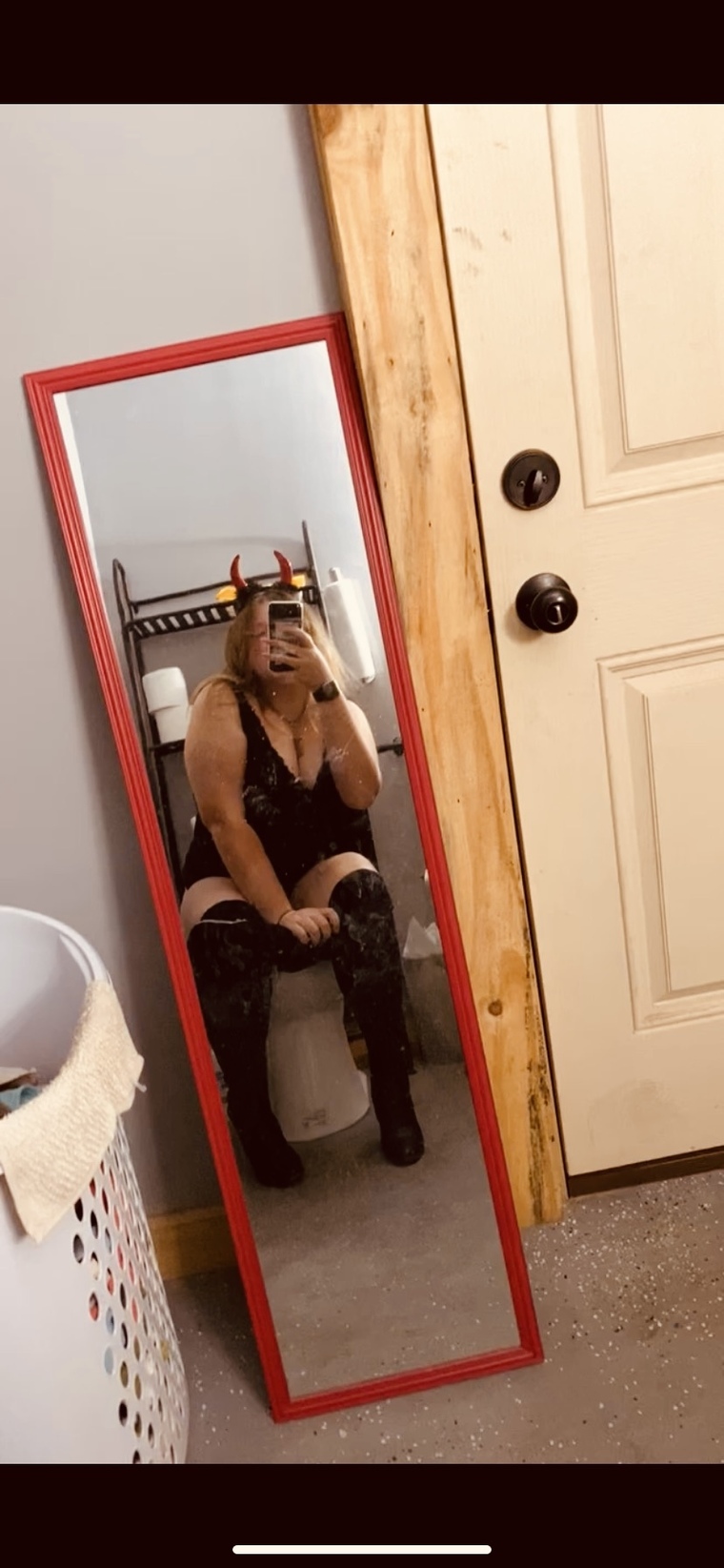 B banner image
