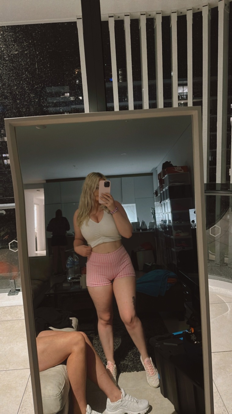Pixiee110 banner image