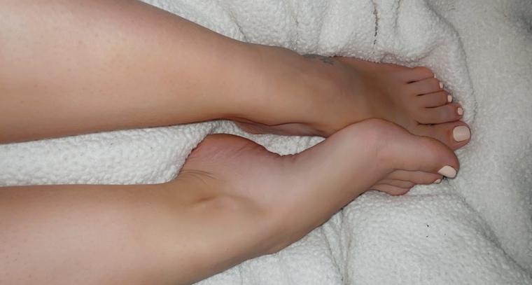 Forever feet 👣 banner image