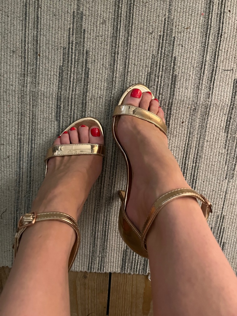 FoxyFeet cover image