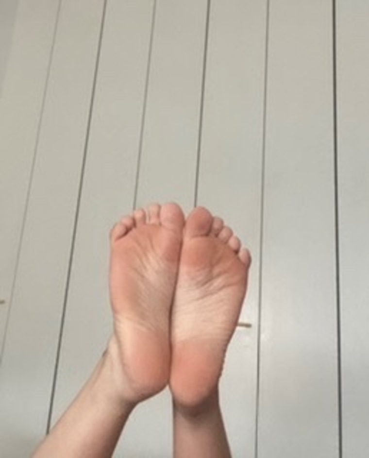 FeetQueen cover image