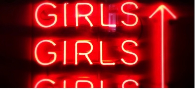 Seductive babe banner image