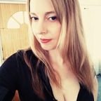 Alluring hottie avatar