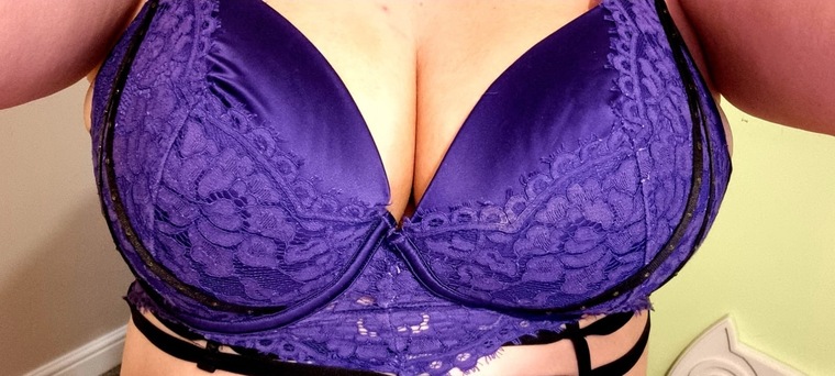 Hugepiercedtitties banner image
